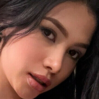 Adriana Valentina Nøgen