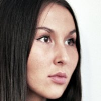 Aida Tumutova Nøgen