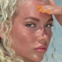 Alexa Tiziani Nøgen