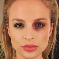Alizee Poulicek Nøgen