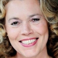 Andrea Heuer Nøgen