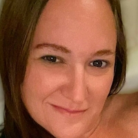 Anna Banks Nøgen