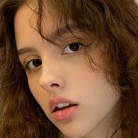 april.amelia Nøgen