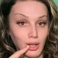 arianaslavens22 Nøgen