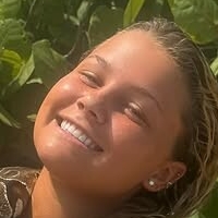 Avery Bracher Nøgen