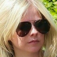 Avril Levigne Nøgen
