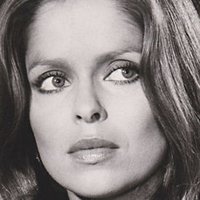 Barbara Bach Nøgen