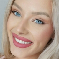 Blonde Anna Nøgen