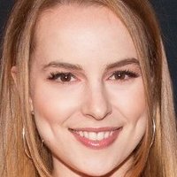 Bridgit Mendler Nøgen