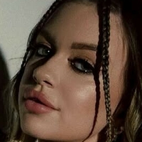 brilliant.cat Nøgen