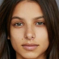Bruna Lírio Nøgen
