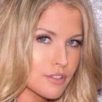 Carly Lauren Nøgen