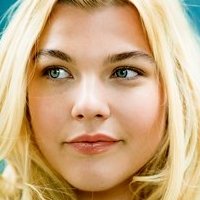 Charley Ann Schmutzler Nøgen