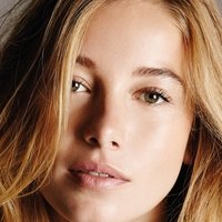 Charlotte Vega Nøgen