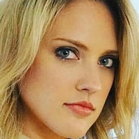 Ciara Hanna Nøgen