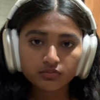 Ciara Oommen Nøgen