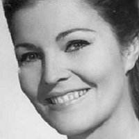 Claire Kelly Nøgen