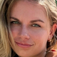 Claire Schroeder Nøgen