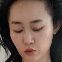 Connie Han Nøgen