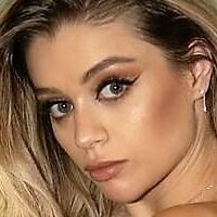 Coral Gonzalez Nøgen