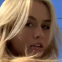 Corrin Schneider Nøgen