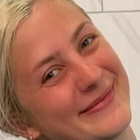 Deanna Horvath Nøgen