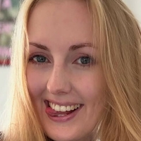 eileen.sophia Nøgen