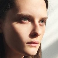 Elena Melnik Nøgen