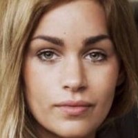 Elisa Bachir Bey Nøgen