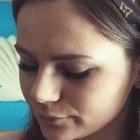 Emily V Nøgen