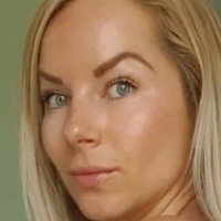 Emma May Nøgen