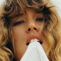 Franziska von Tschurtschenthaler Nøgen