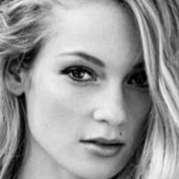 Hannah Dodd Nøgen