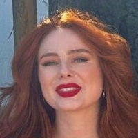 Hannah Laresa Smith Nøgen