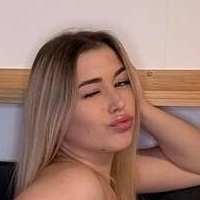 helena.huskyy Nøgen
