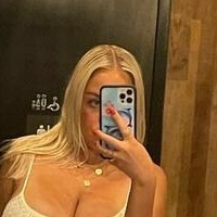 Holly Y Nøgen