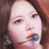 Hong Eunchae 홍은채 | LESSERAFIM Nøgen