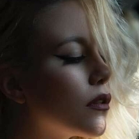 Jennifer Mazza Nøgen