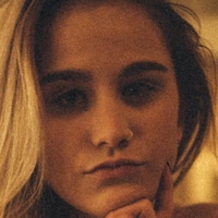 Jessie Benson Nøgen