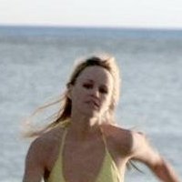 Julie Marie Berman Nøgen