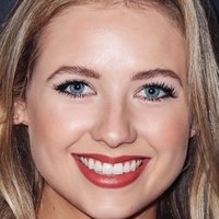 Kassandra Clementi Nøgen