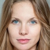 Kate Tumanova Nøgen