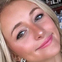 Kellyn McMullan Nøgen