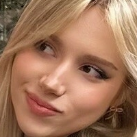 Kitty-Mae Nøgen