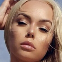 Krissymechelle Nøgen