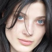 Larissa Hofmann Nøgen