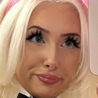 leona.x Nøgen