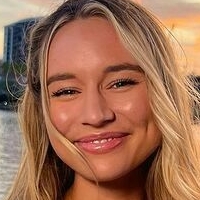 Lia Lewis Gribius Nøgen