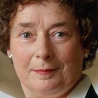Linda Bassett Nøgen