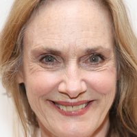 Lisa Emery Nøgen